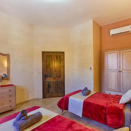 Сasa de vacaciones Ghajn Damma