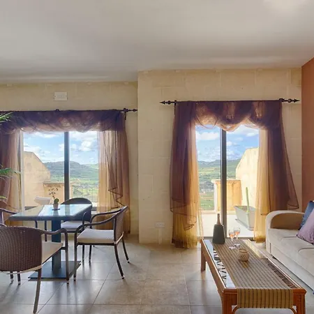 Ghajn Damma Semesterbostad *